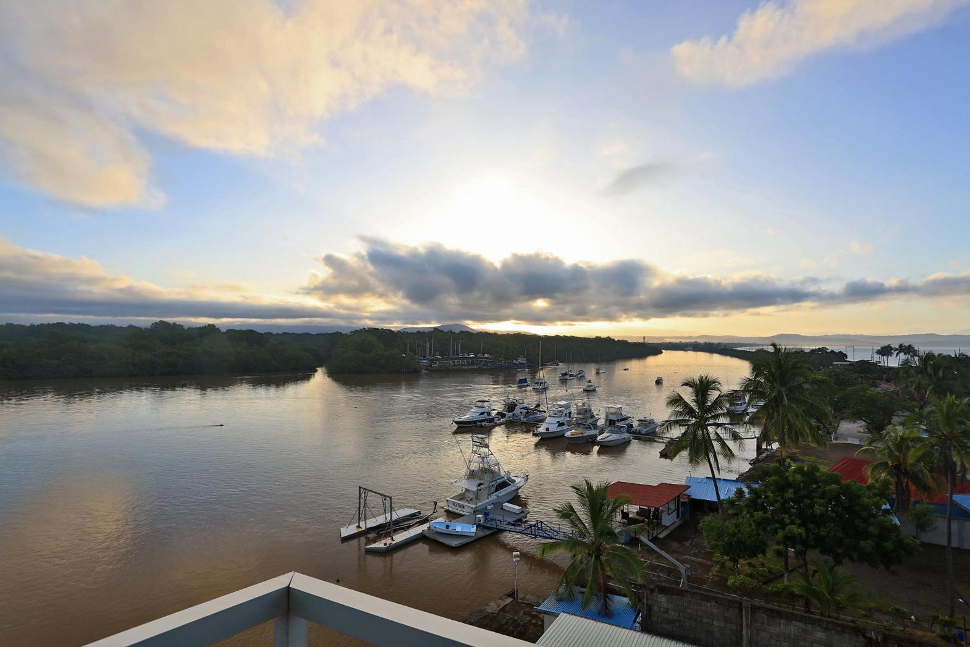 Puerto Azul Hotel Puntarenas Exterior photo